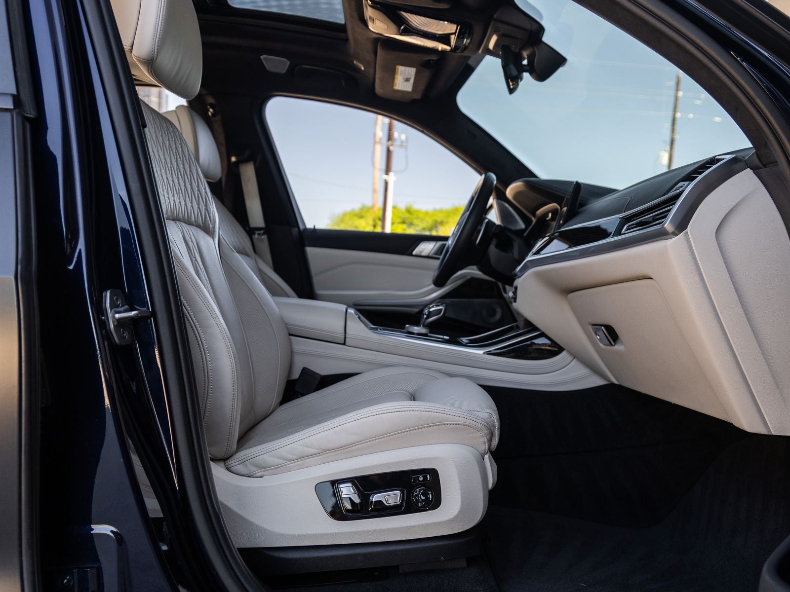 2021 BMW X7 M50i