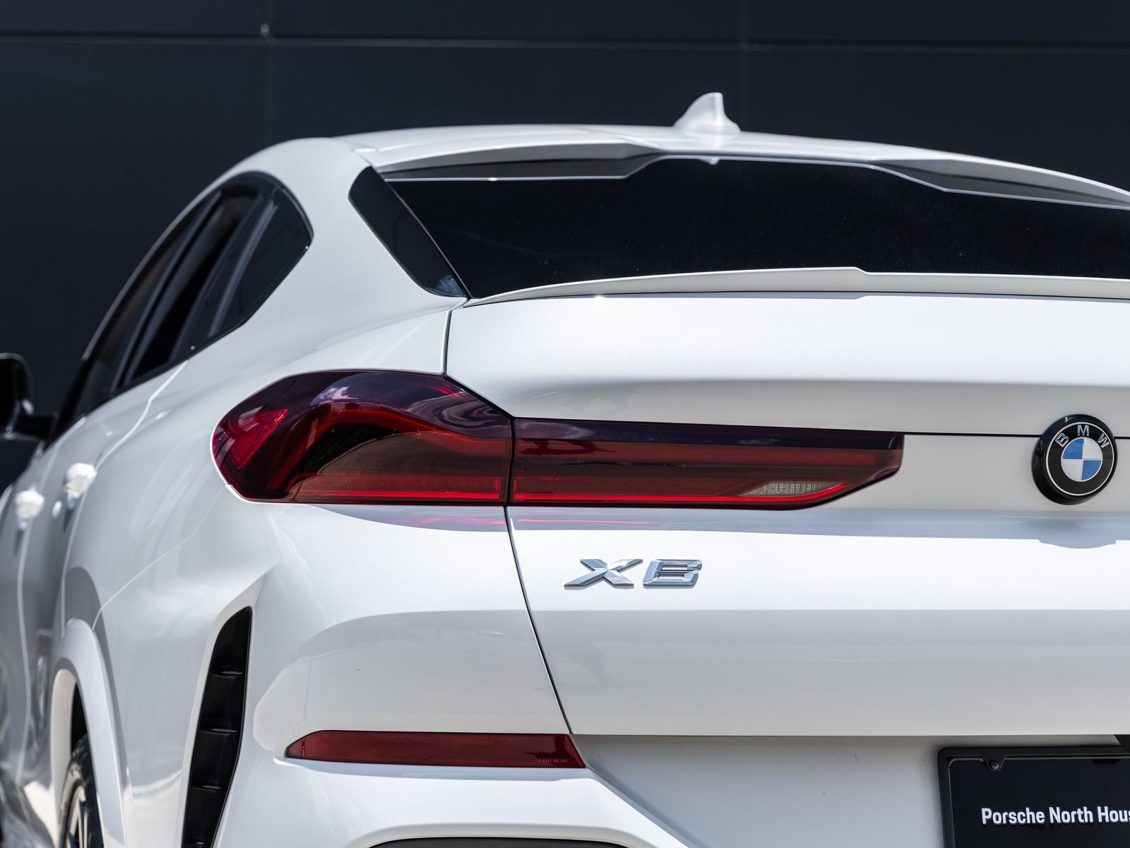 2022 BMW X6 xDrive40i