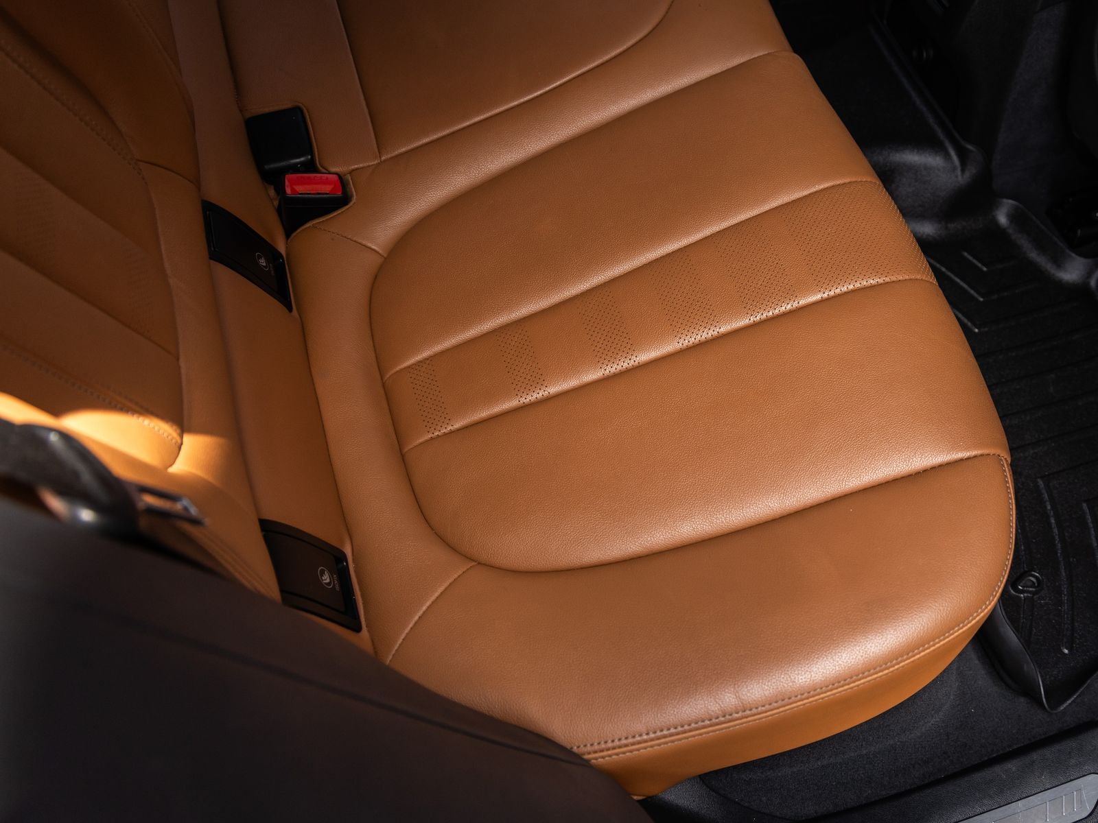 2021 BMW X6 M50i