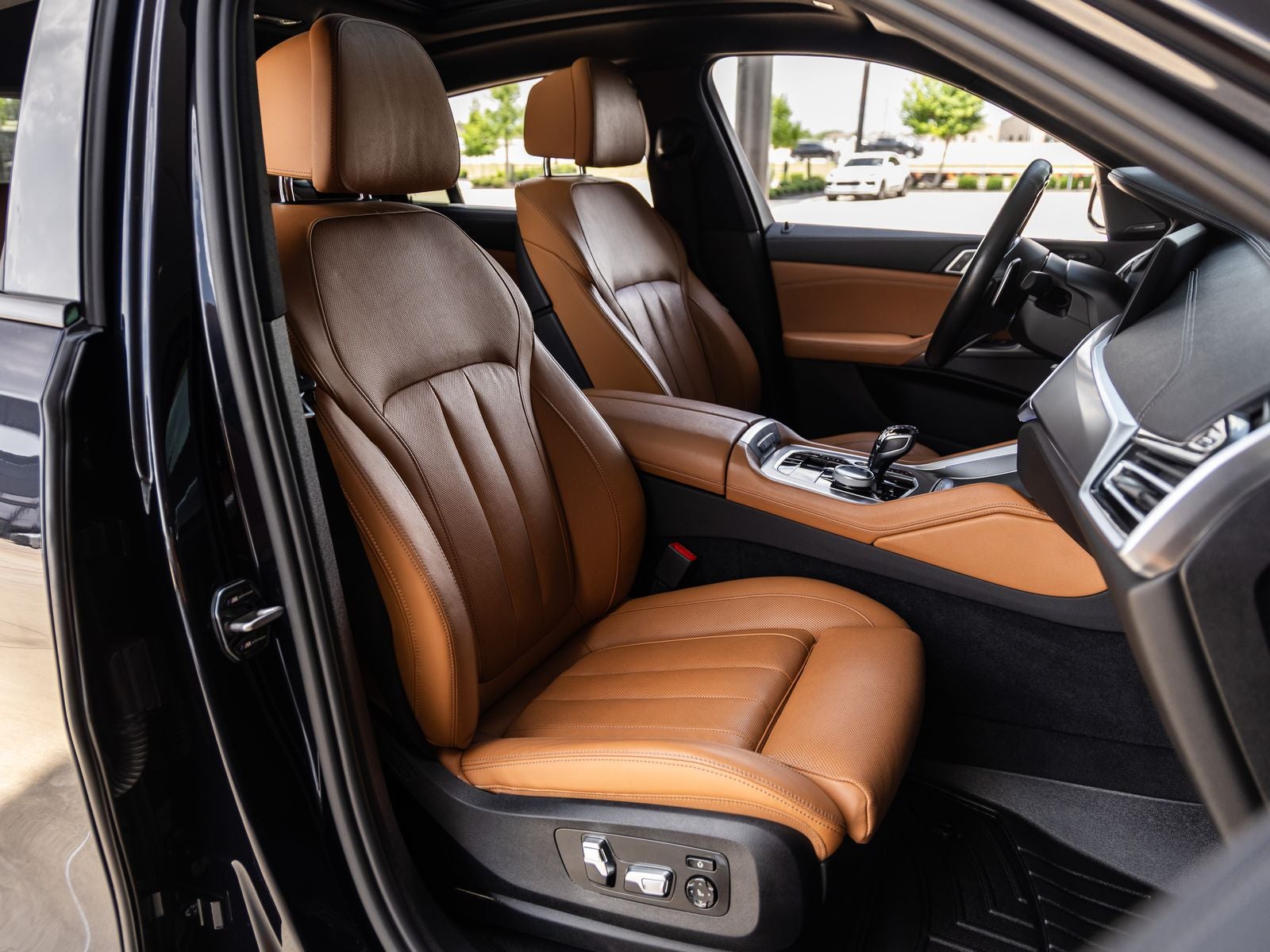 2021 BMW X6 M50i