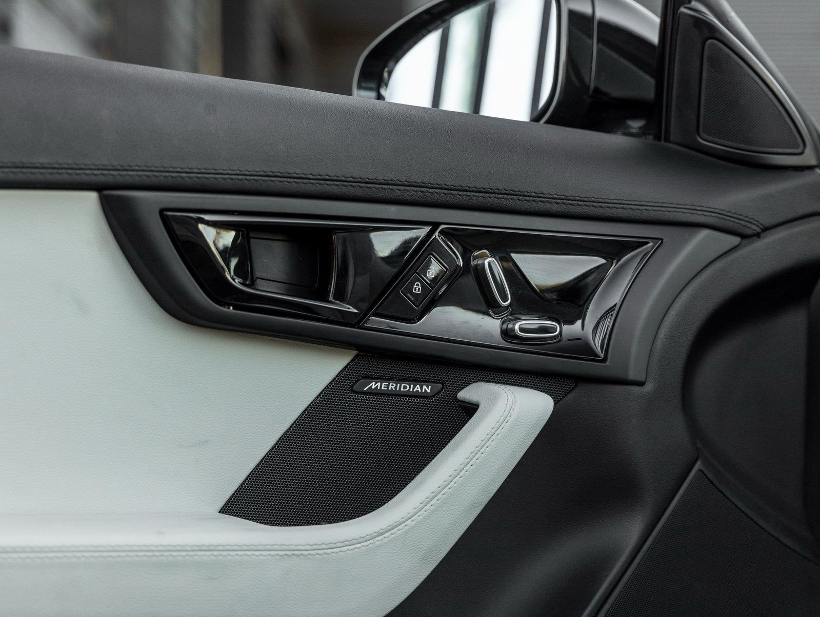 2022 Jaguar F-TYPE P450