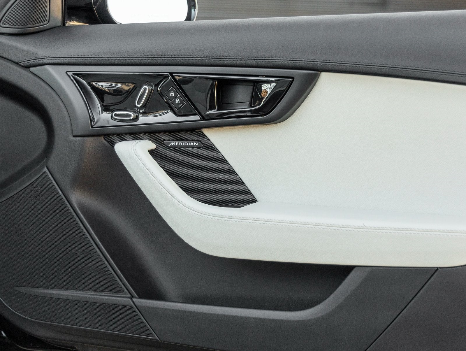 2022 Jaguar F-TYPE P450