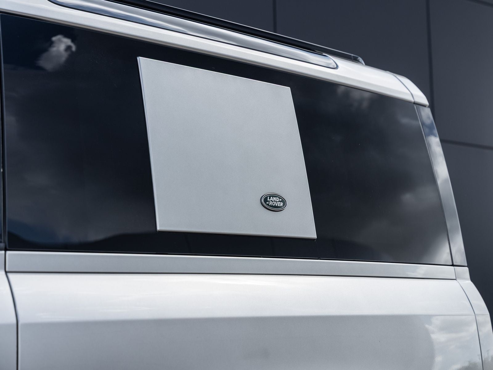 2023 Land Rover Defender 90 X-Dynamic SE