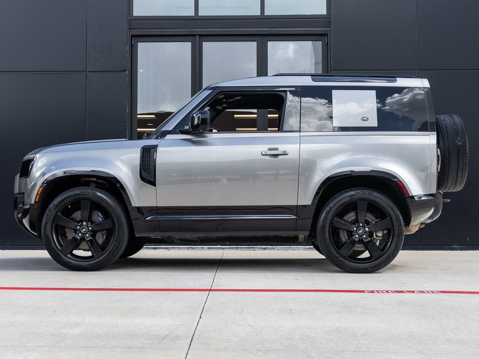 2023 Land Rover Defender 90 X-Dynamic SE