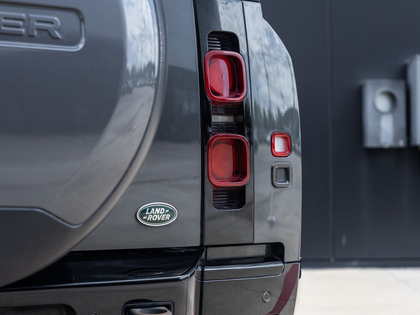 2023 Land Rover Defender 110 X-Dynamic SE