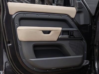 2023 Land Rover Defender 110 X-Dynamic SE