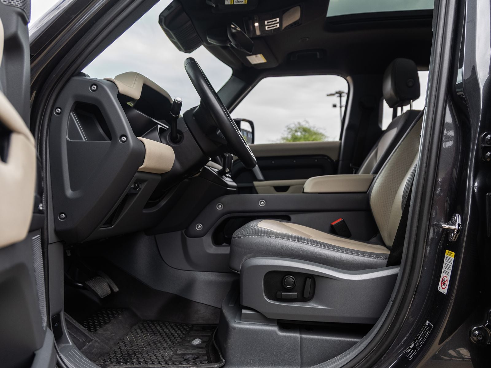 2023 Land Rover Defender 110 X-Dynamic SE