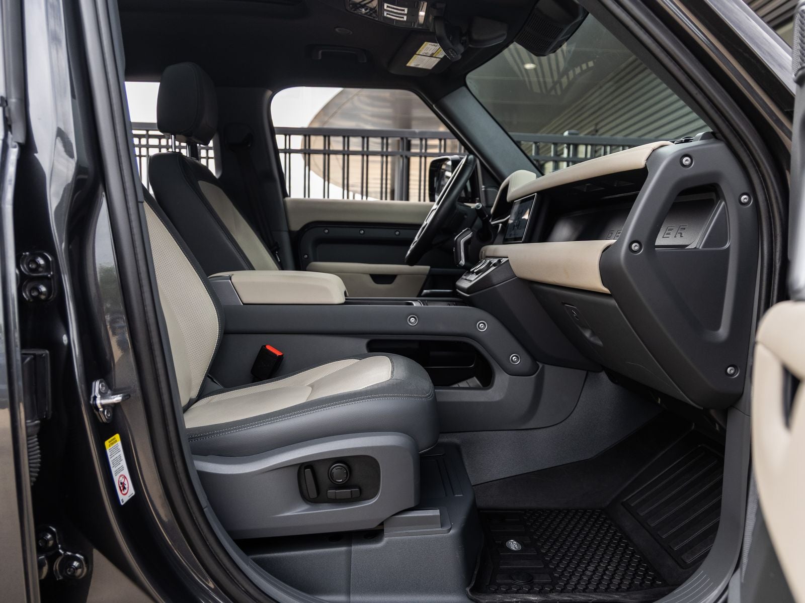 2023 Land Rover Defender 110 X-Dynamic SE