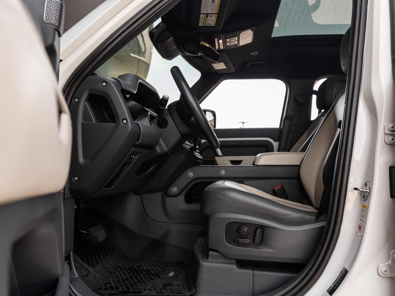 2023 Land Rover Defender 110 X-Dynamic SE