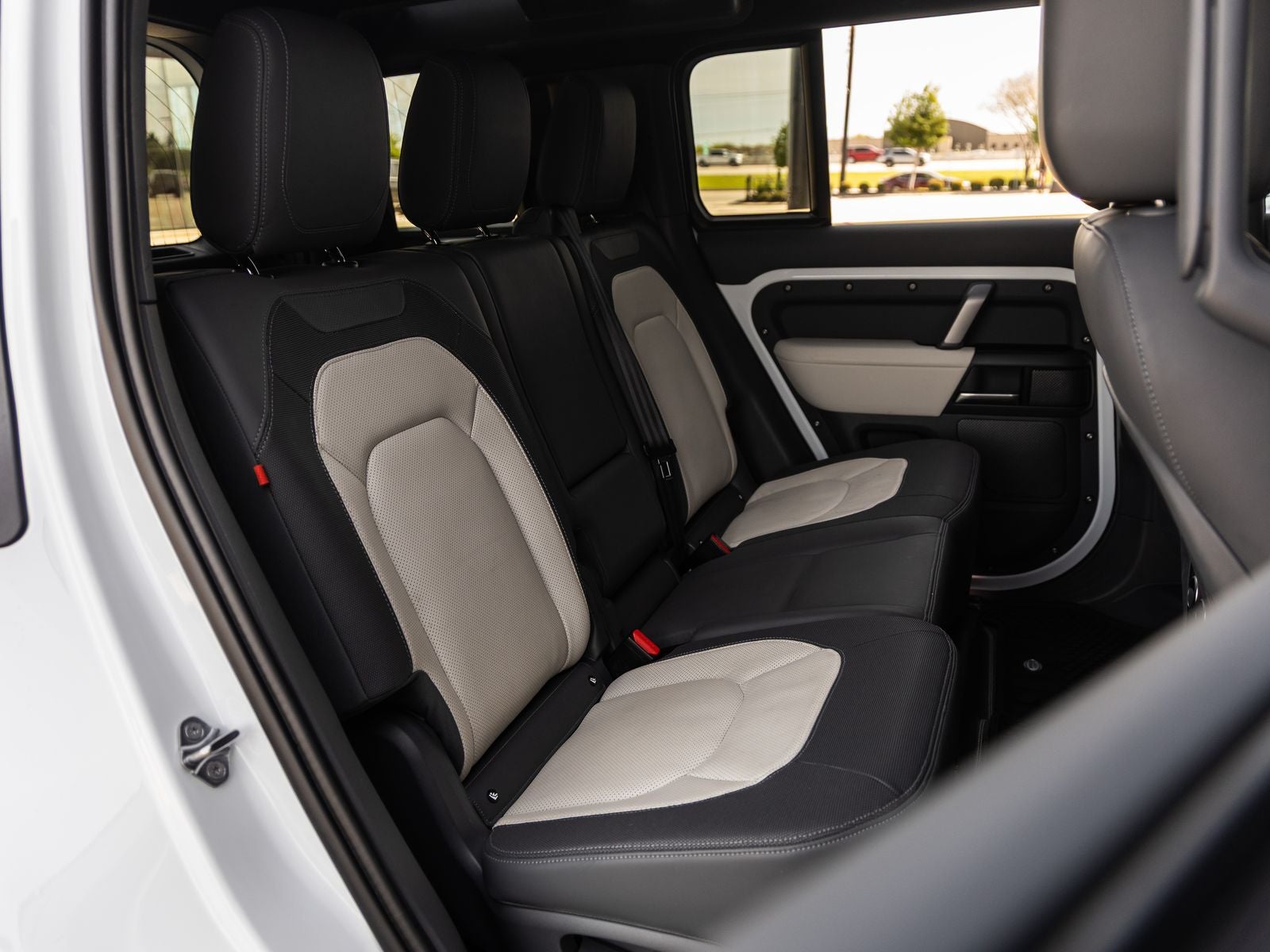 2023 Land Rover Defender 110 X-Dynamic SE