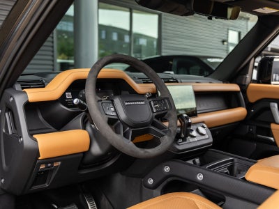 2024 Land Rover Defender 90 Carpathian Edition