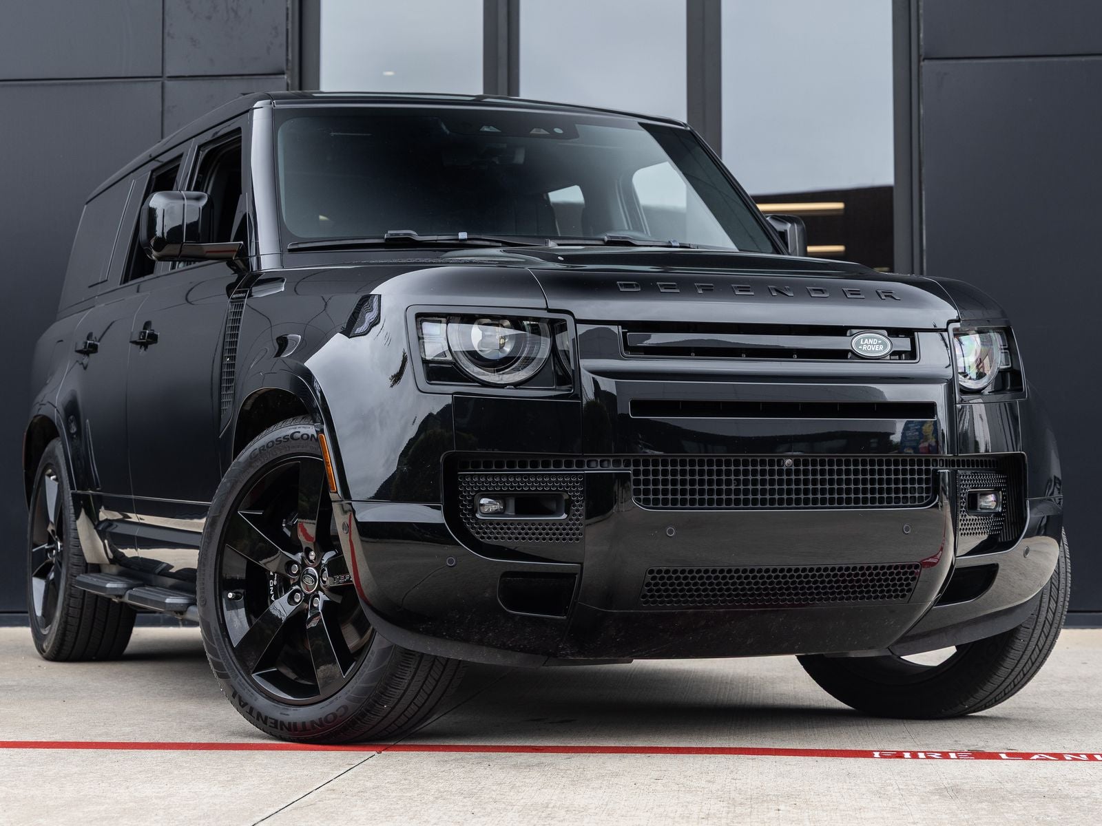 2025 Land Rover Defender 130 V8