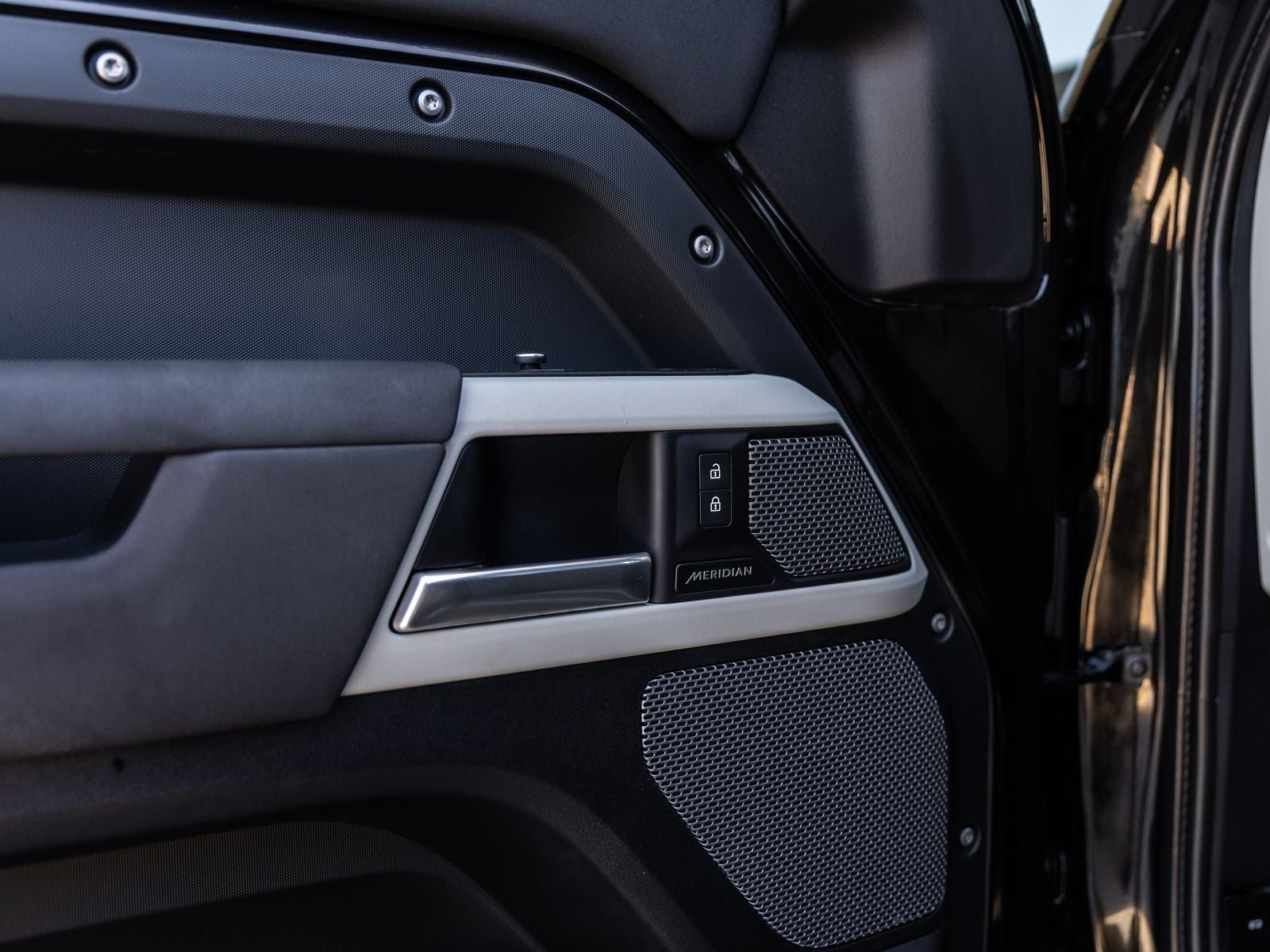 2021 Land Rover Defender 90 X-Dynamic S