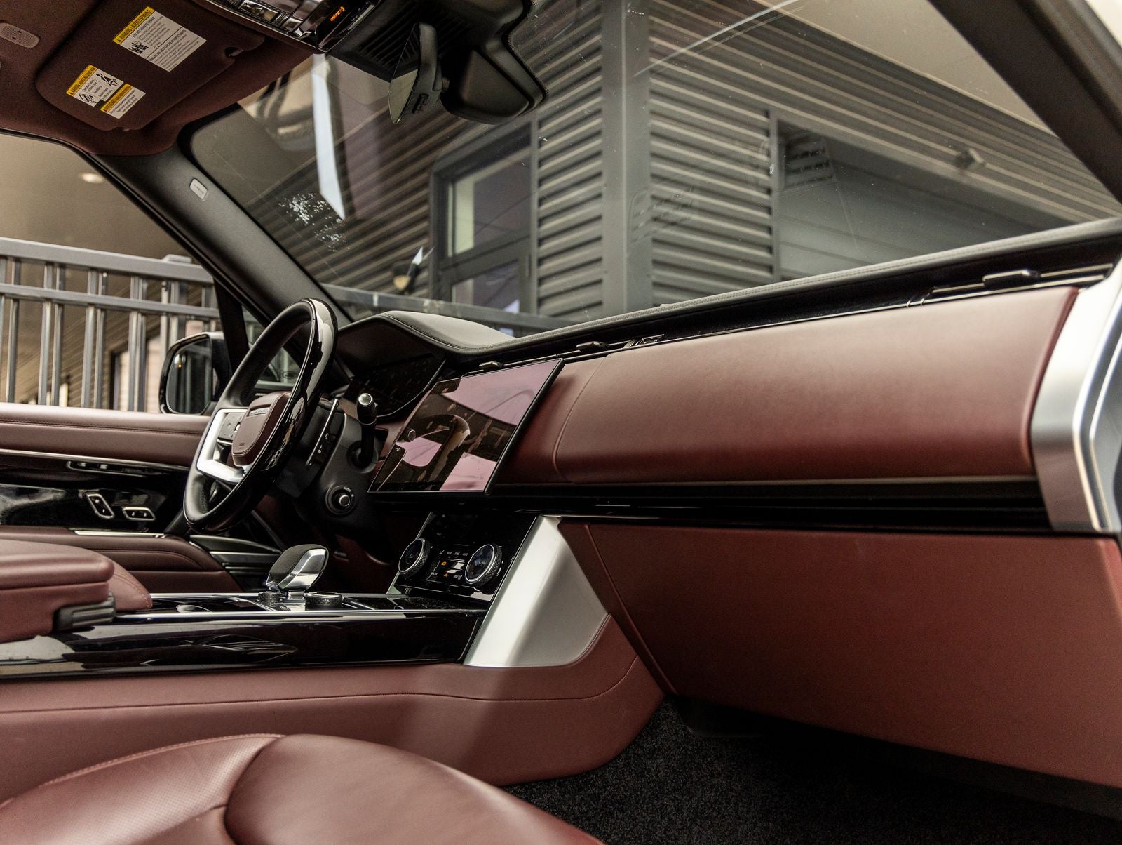 2023 Land Rover Range Rover SE