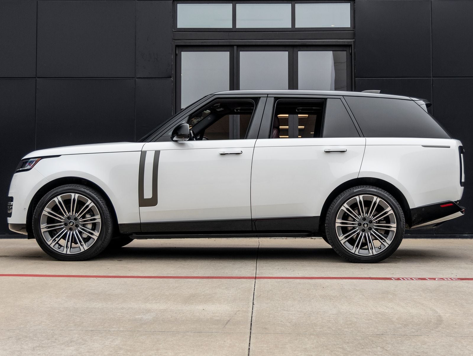 2023 Land Rover Range Rover SE