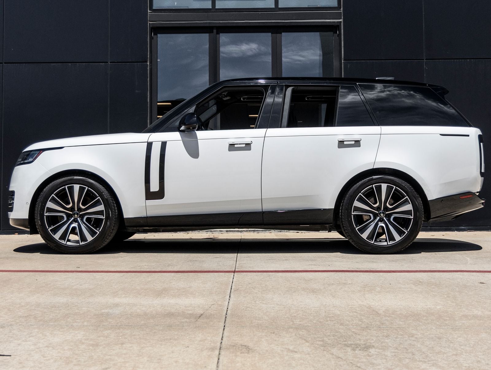 2023 Land Rover Range Rover SE