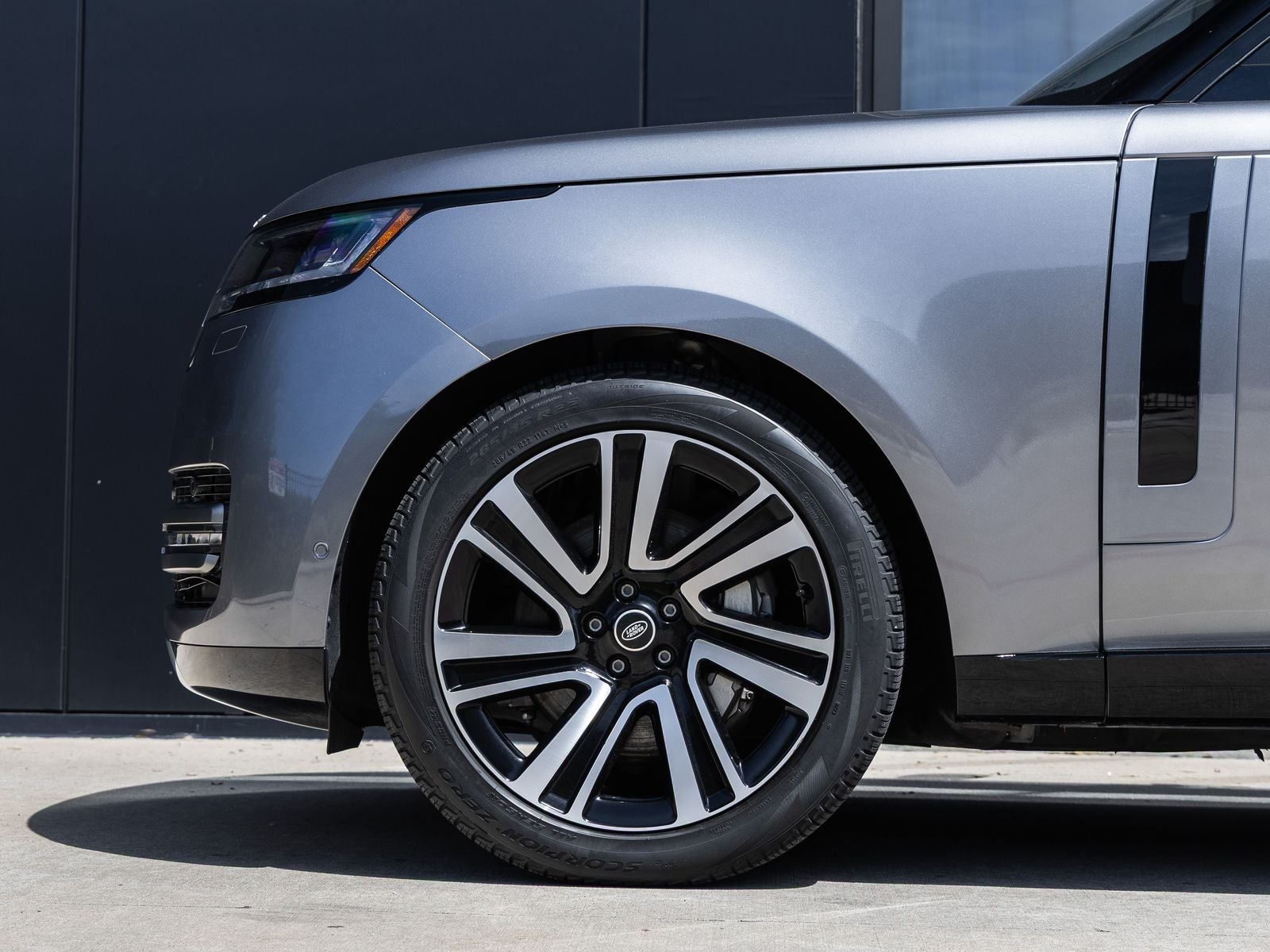 2023 Land Rover Range Rover SE LWB