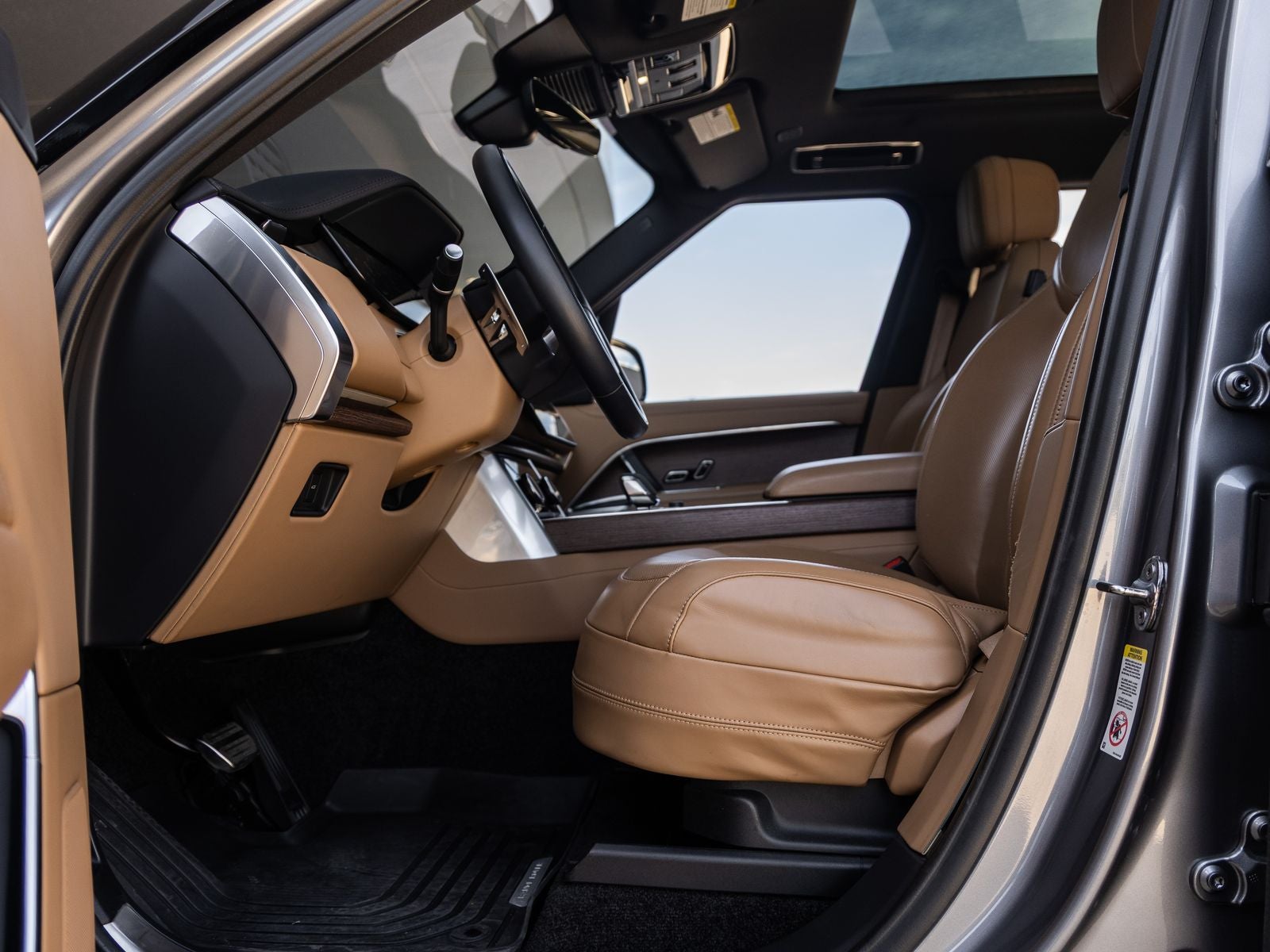 2023 Land Rover Range Rover SE LWB