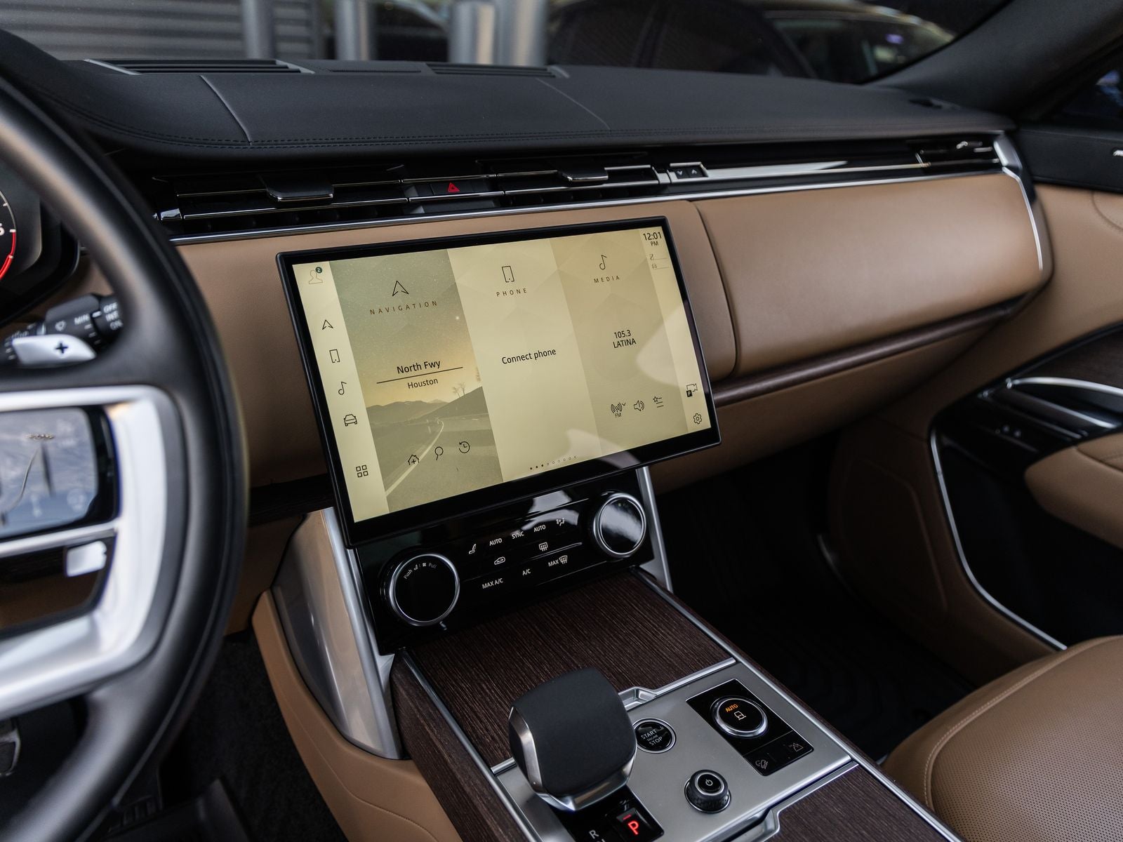 2023 Land Rover Range Rover SE LWB
