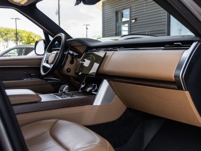 2023 Land Rover Range Rover SE LWB