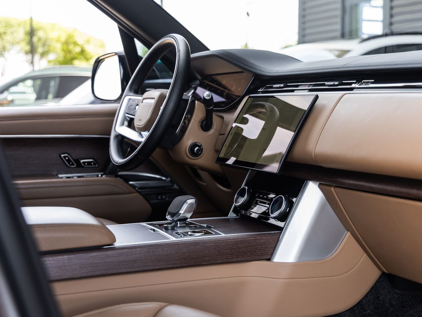 2023 Land Rover Range Rover SE LWB