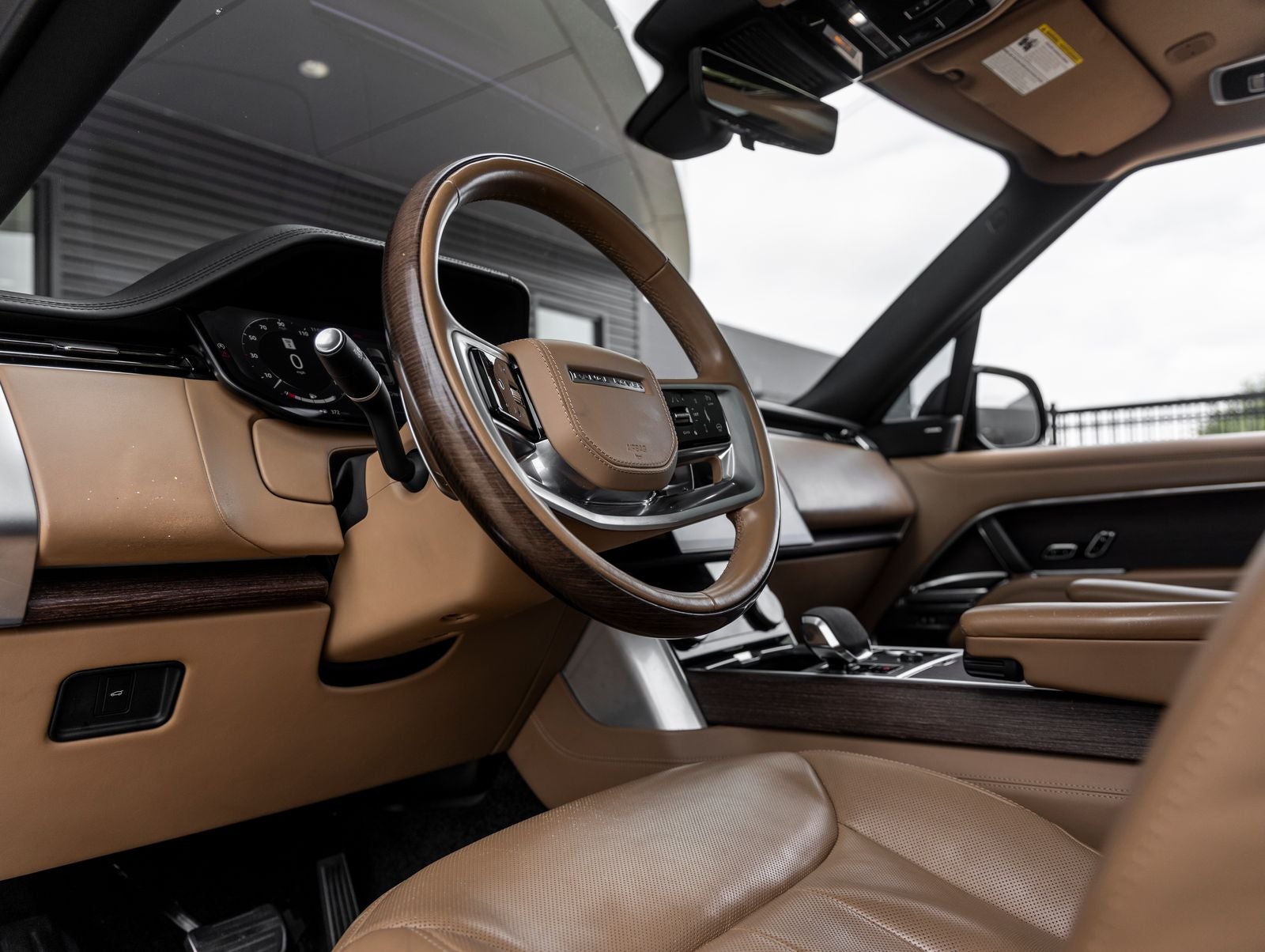 2023 Land Rover Range Rover SE LWB