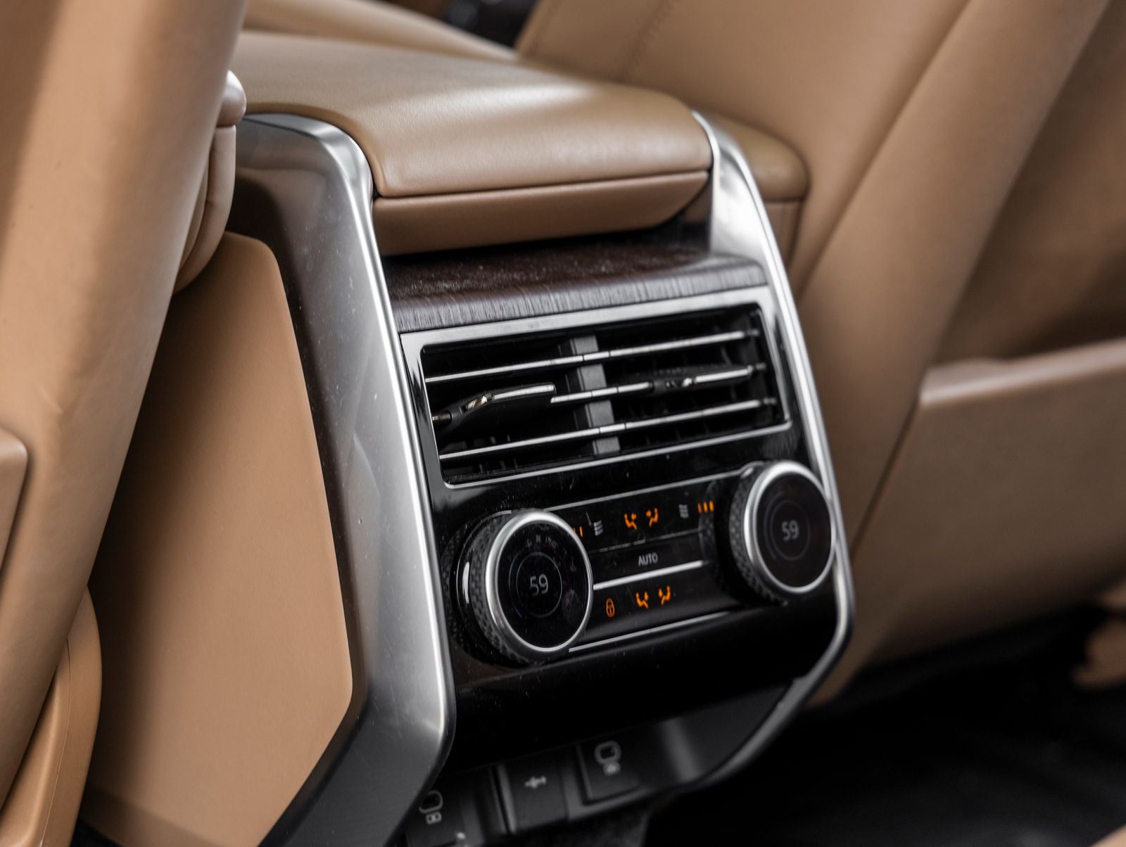 2023 Land Rover Range Rover SE LWB