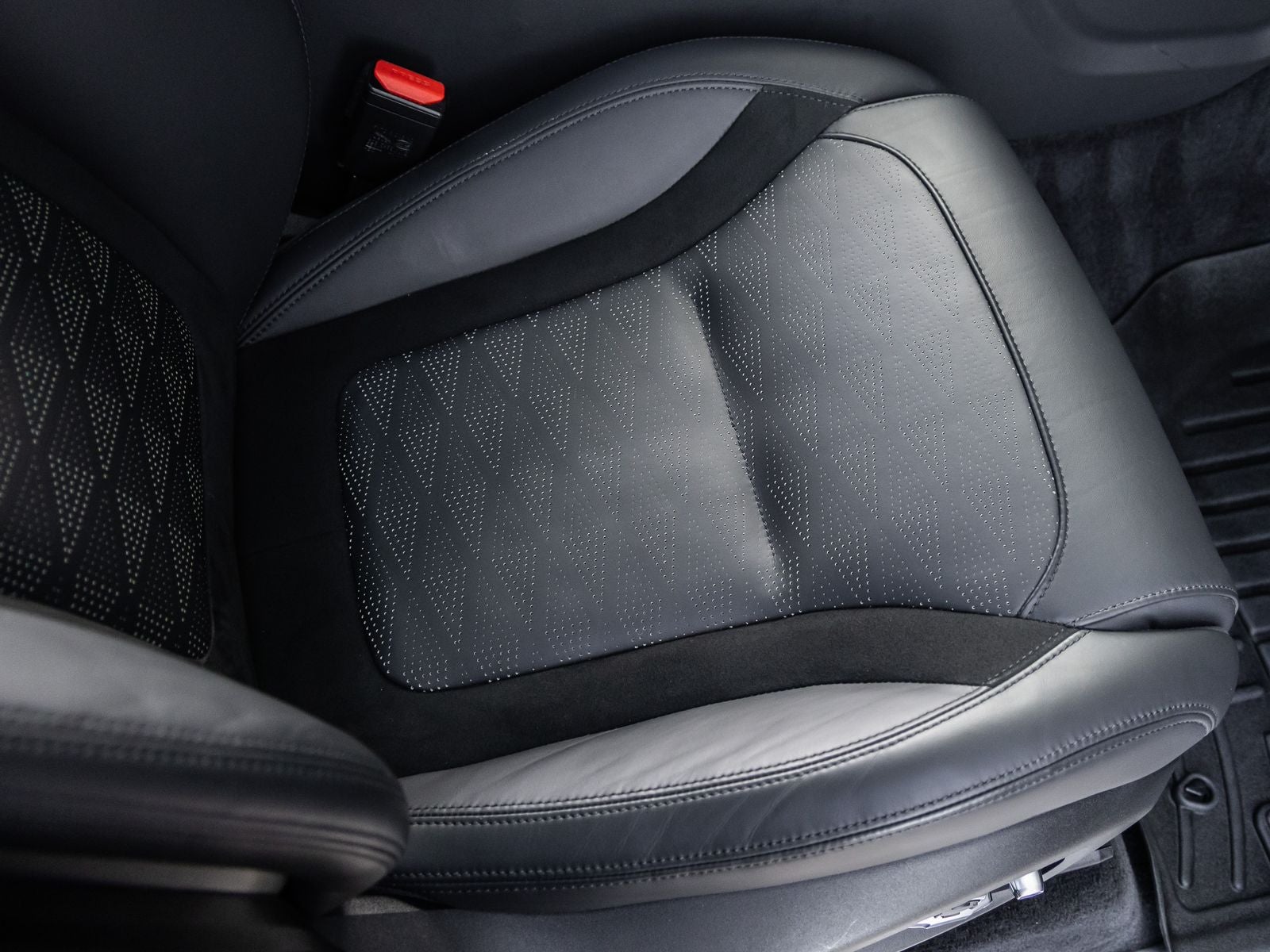 2021 Land Rover Range Rover Sport SVR