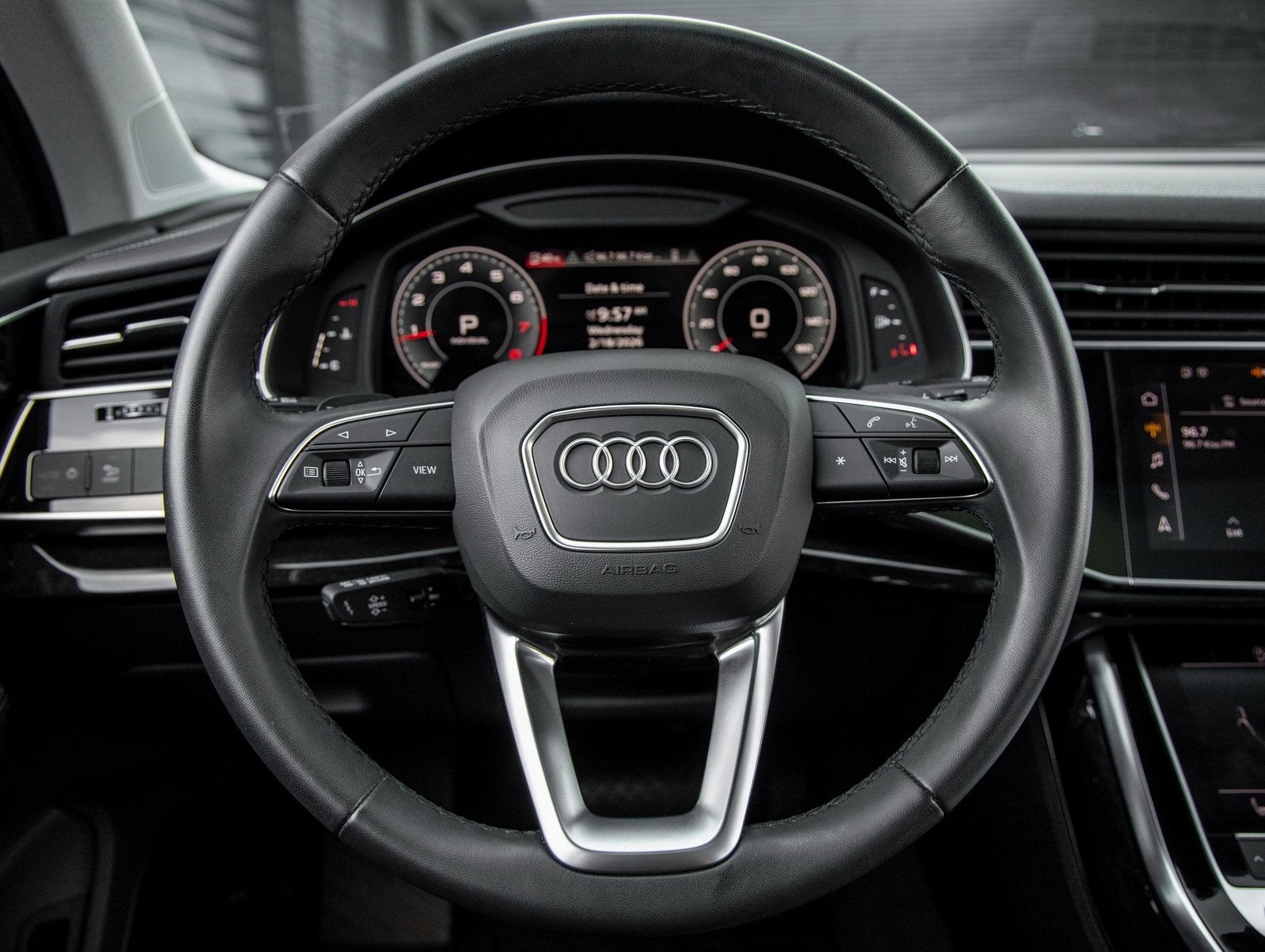 2023 Audi Q7 45 Premium Plus quattro