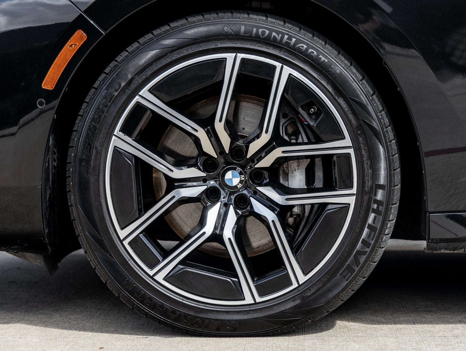 2024 BMW 7 Series 740i