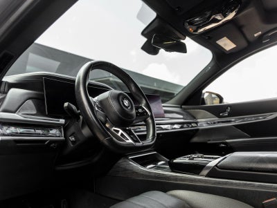 2024 BMW 7 Series 740i
