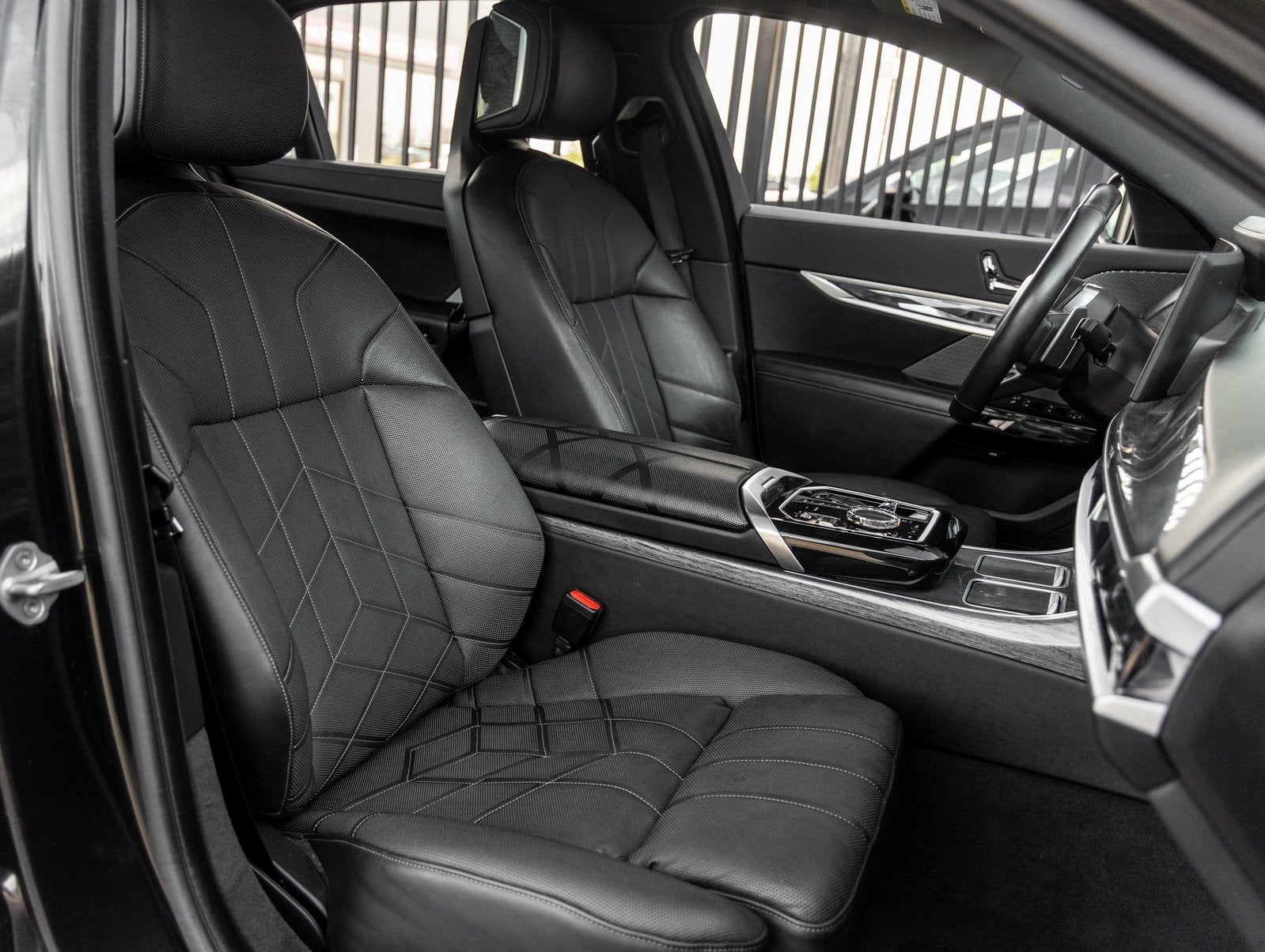 2024 BMW 7 Series 740i