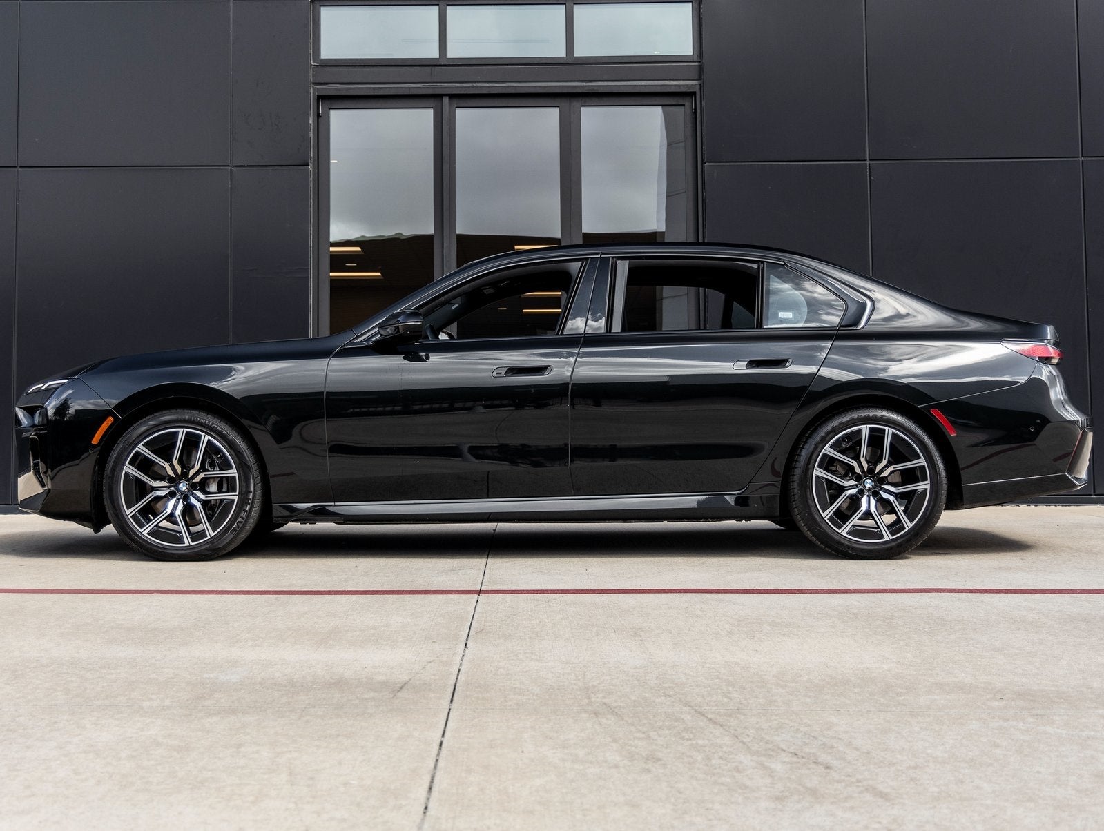 2024 BMW 7 Series 740i