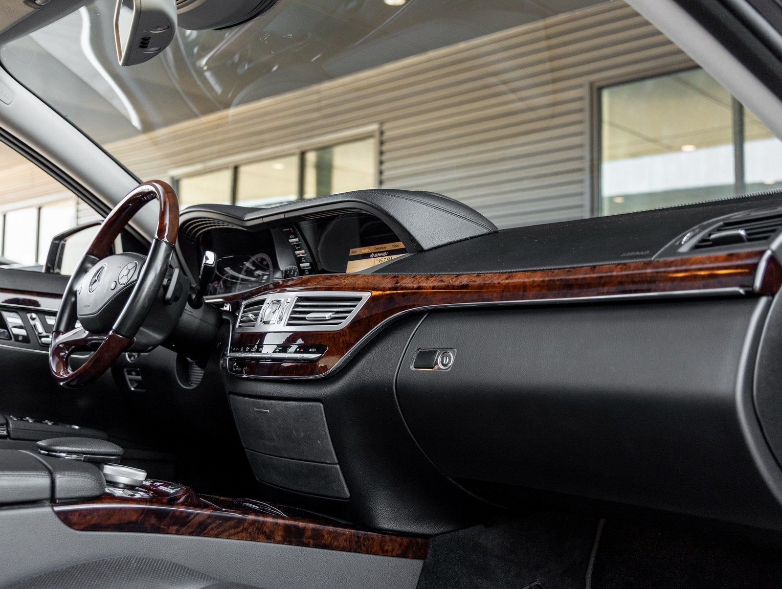 2011 Mercedes-Benz S-Class S 550