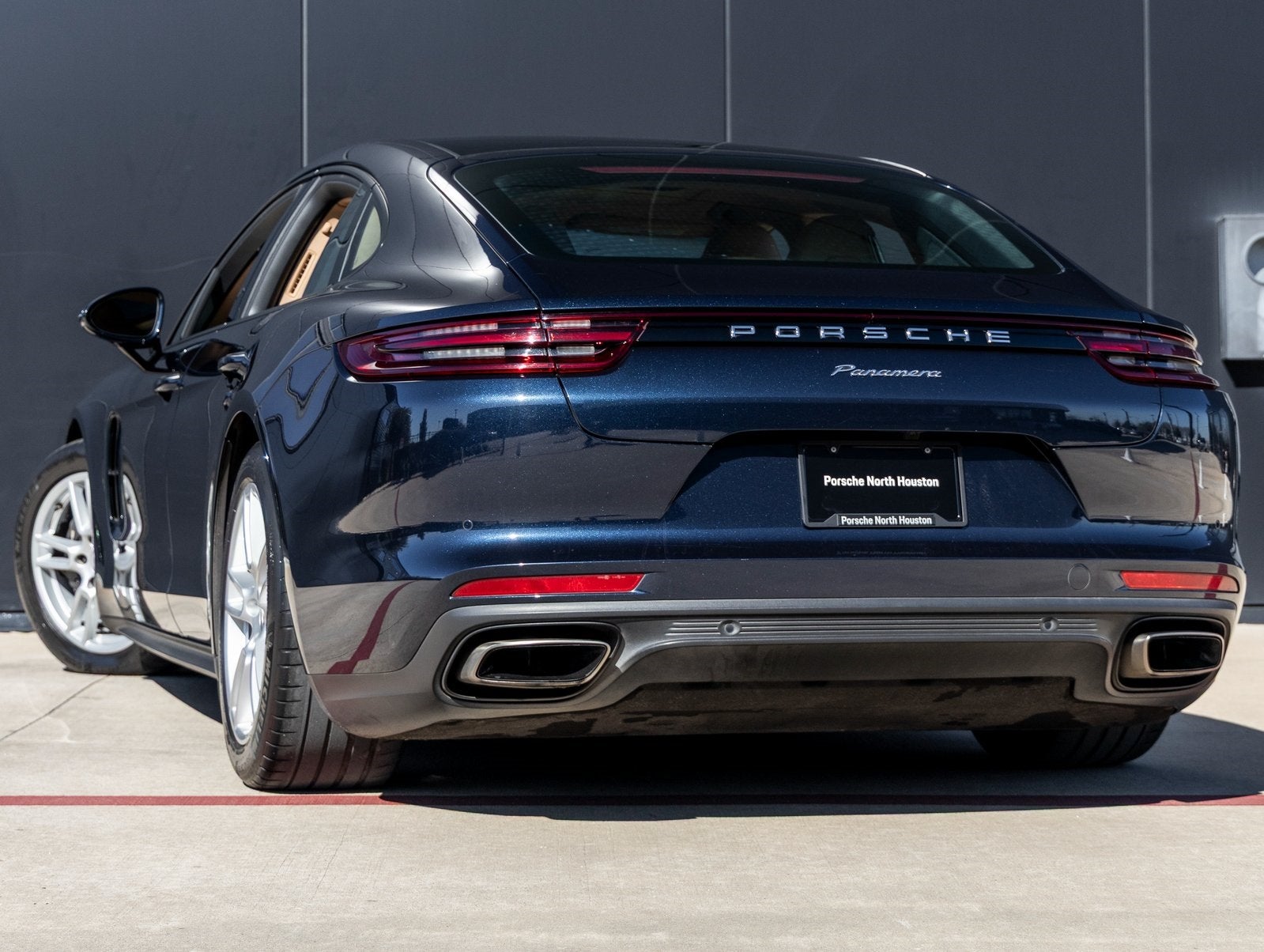 2018 Porsche Panamera Panamera
