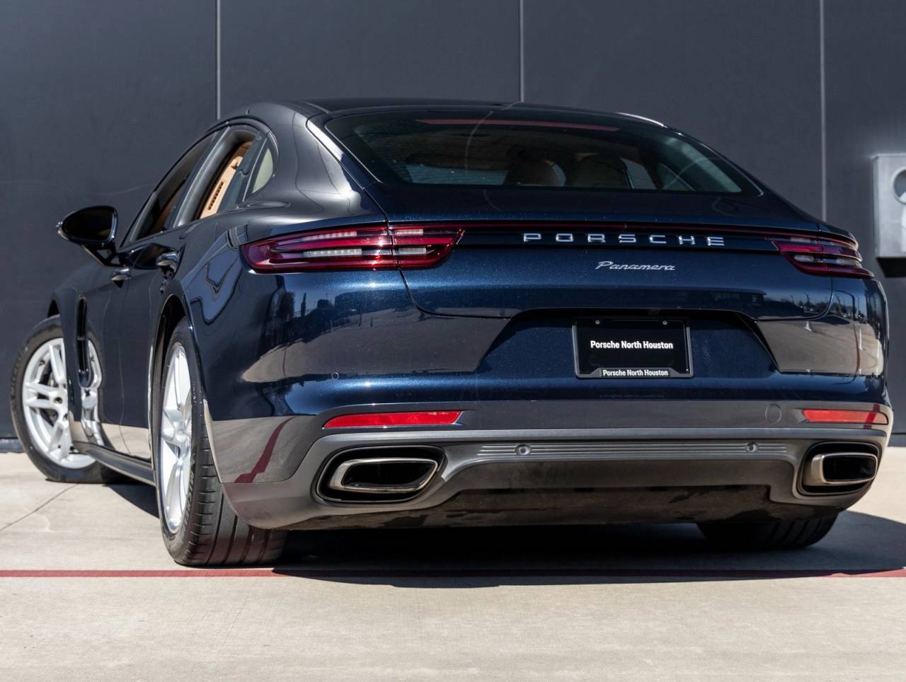 2018 Porsche Panamera Panamera