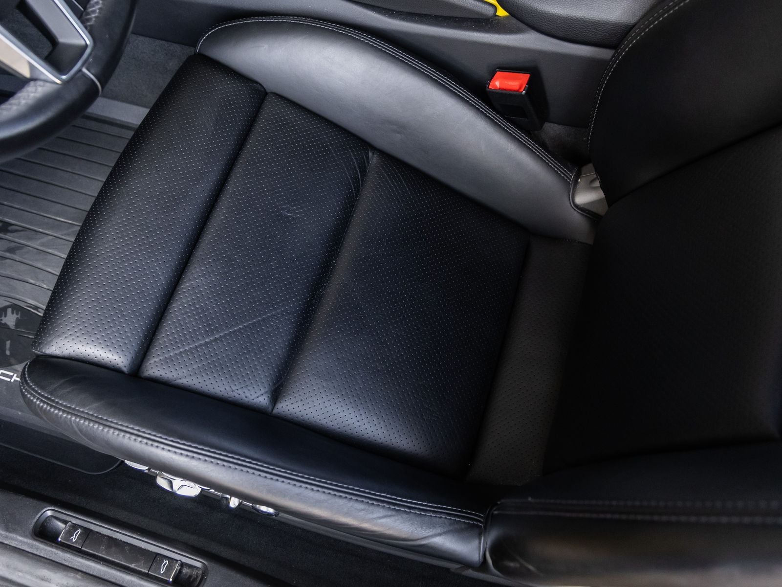 2019 Porsche 718 Cayman Base