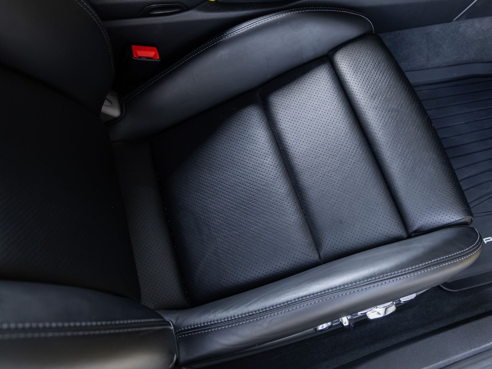 2019 Porsche 718 Cayman Base