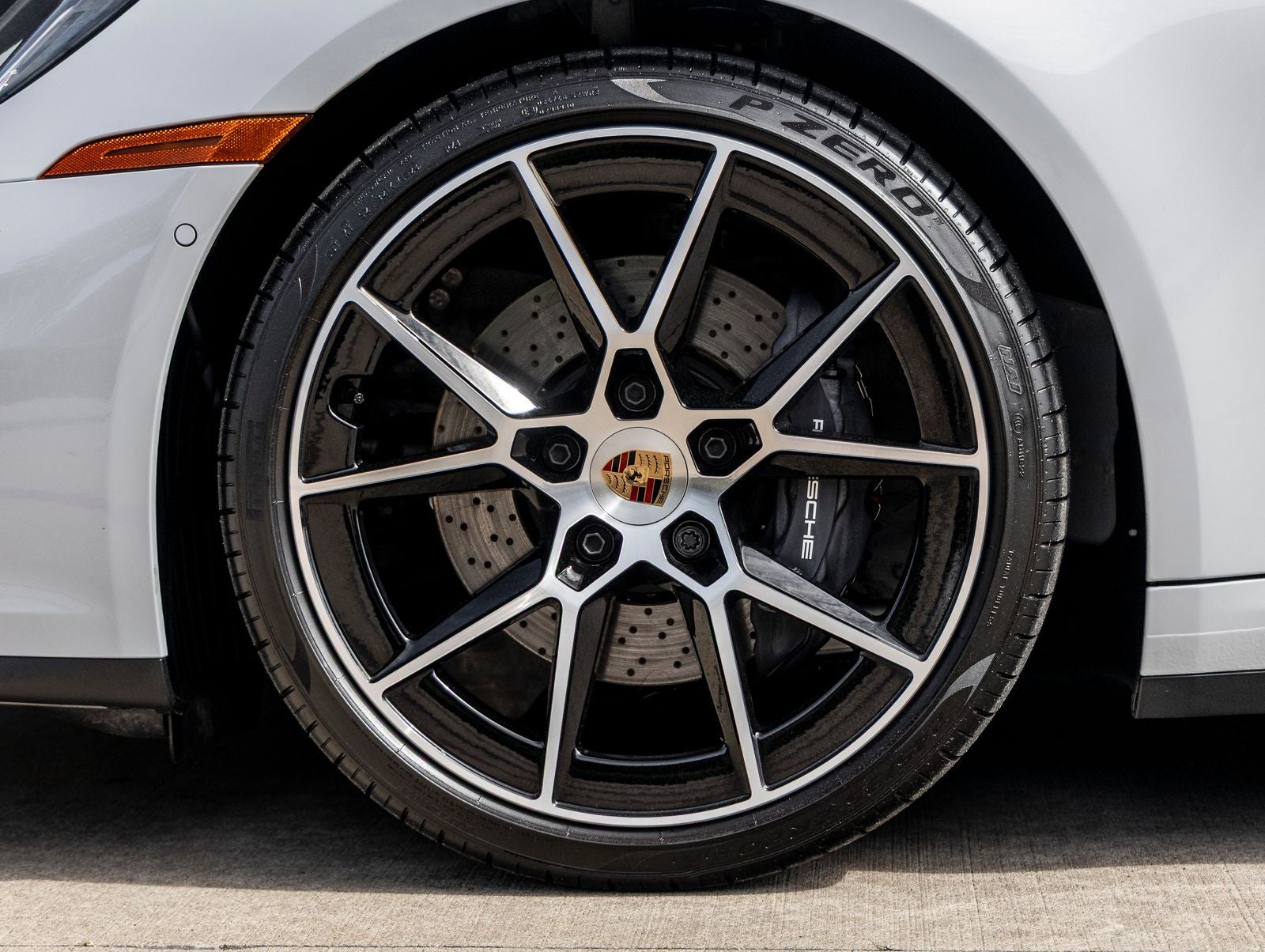 2025 Porsche 911 Carrera