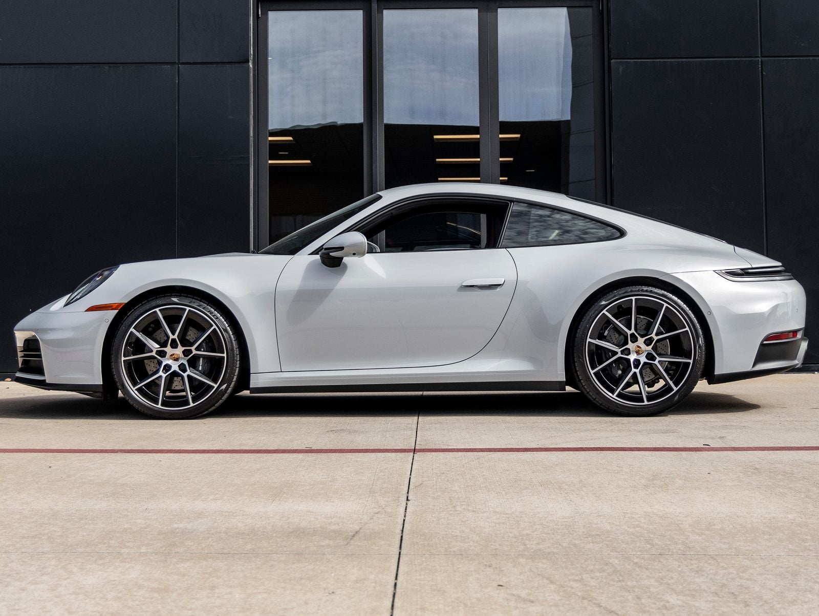 2025 Porsche 911 Carrera