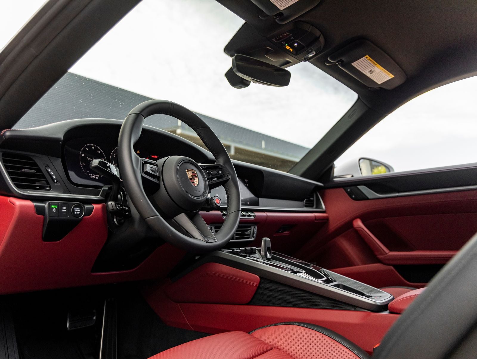 2025 Porsche 911 Carrera