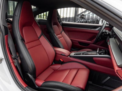 2025 Porsche 911 Carrera