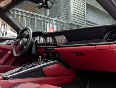 2025 Porsche 911 Carrera