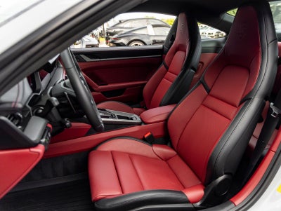 2025 Porsche 911 Carrera