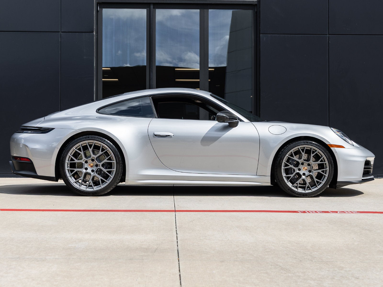 2025 Porsche 911 Carrera