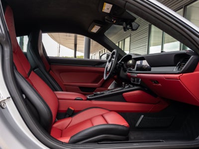 2025 Porsche 911 Carrera
