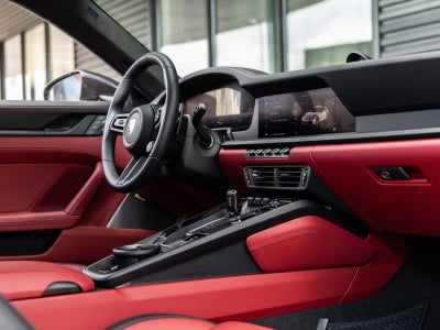 2025 Porsche 911 Carrera