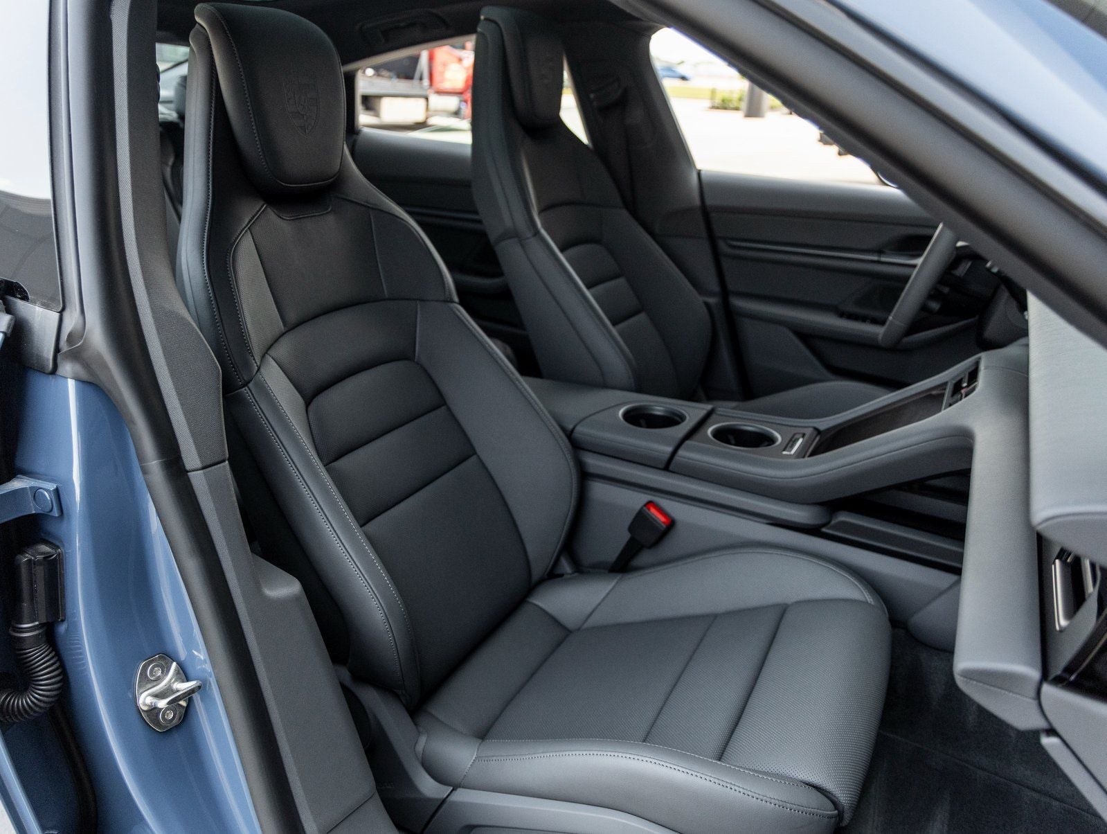 2025 Porsche Taycan 4