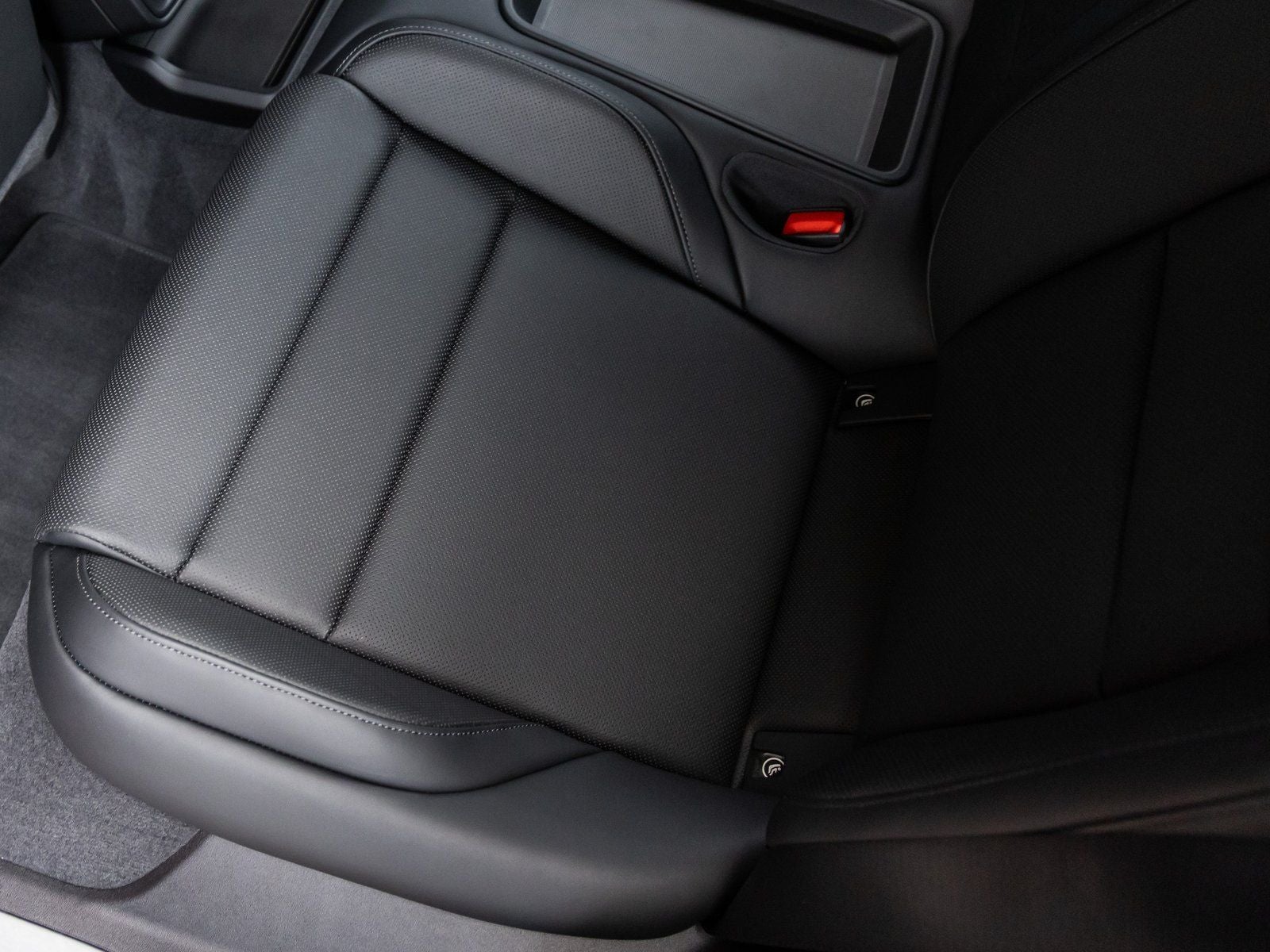 2025 Porsche Taycan Taycan 4