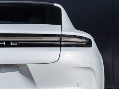 2025 Porsche Panamera RWD